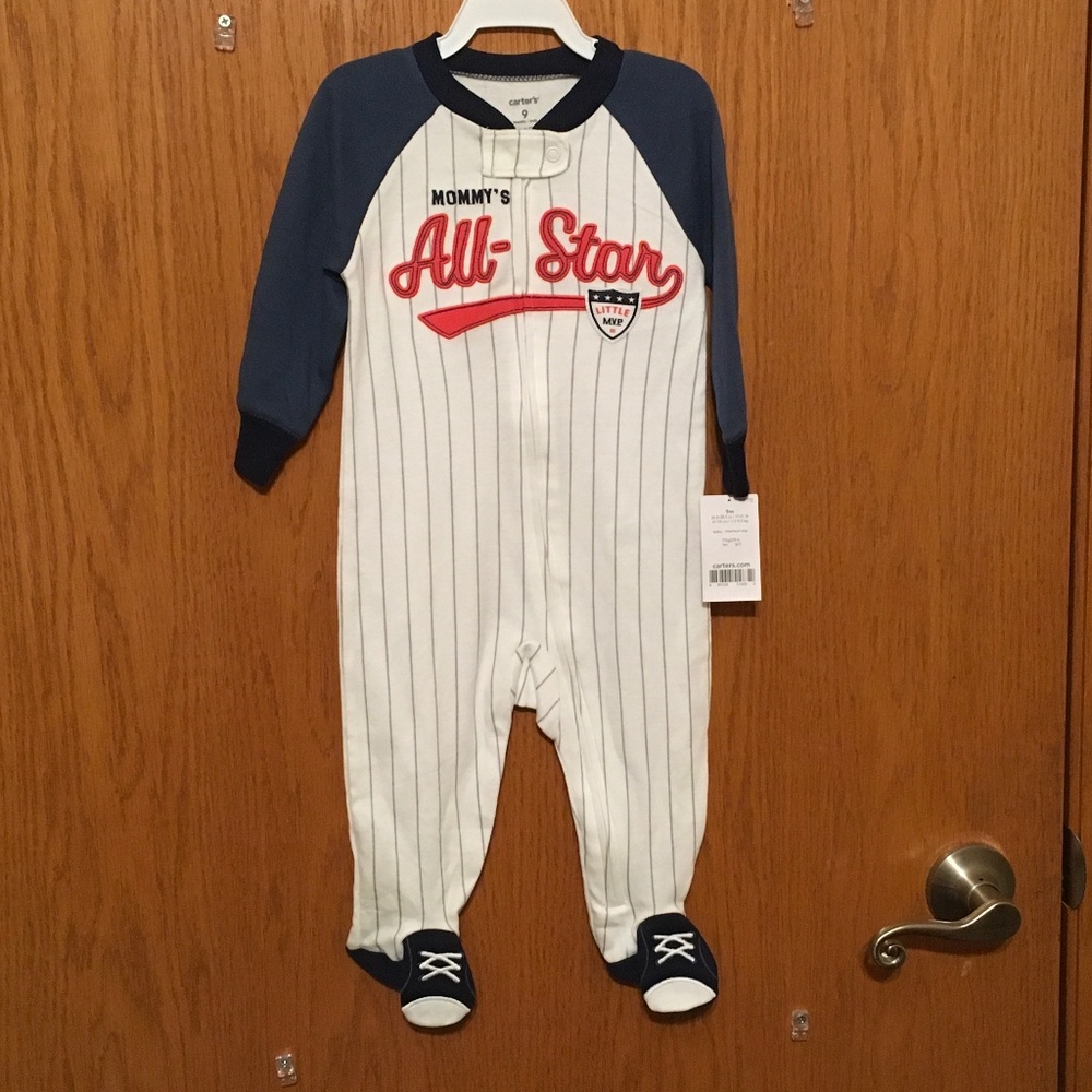 Carter’s One piece Boys set size 9 months.